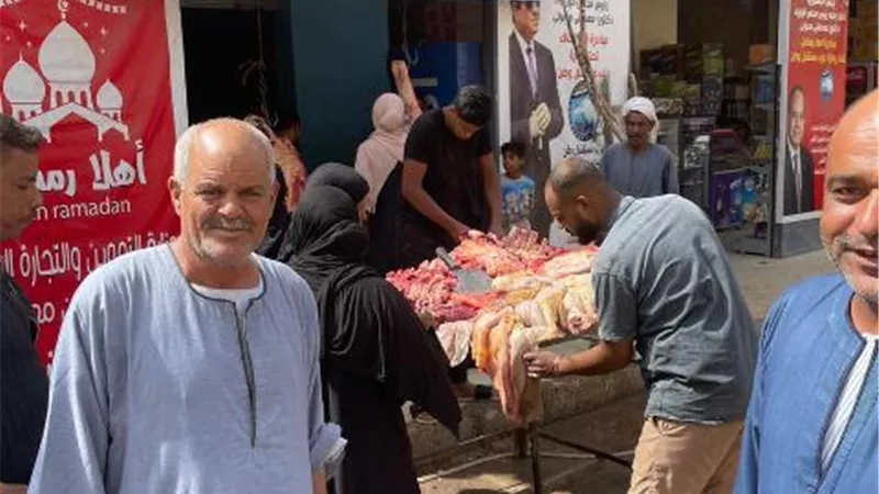 اقبال كبير على مبادرة مستقبل وطن الأقصر لبيع اللحوم ب ٢٢٠ جنيه