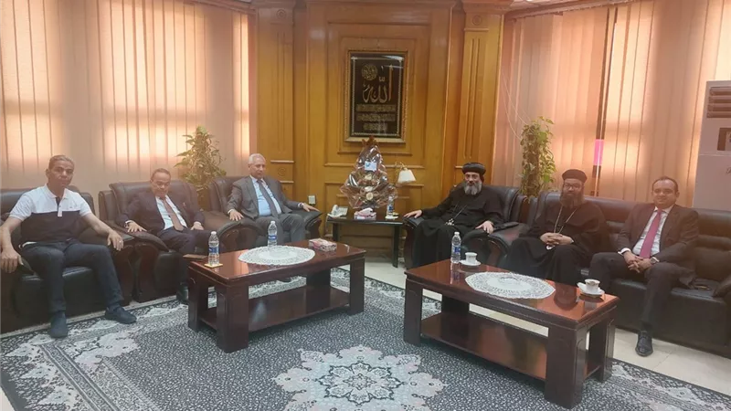 رئيس جامعة المنيا يستقبل وفداً من الكنيسة وأعضاء مجلس النواب