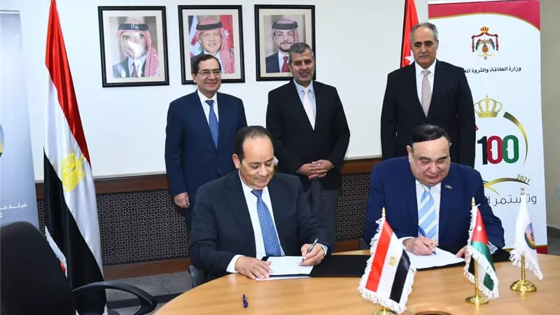 مصر توقع اتفاقتي شراكة في مجال الغاز الطبيعي مع الأردن
