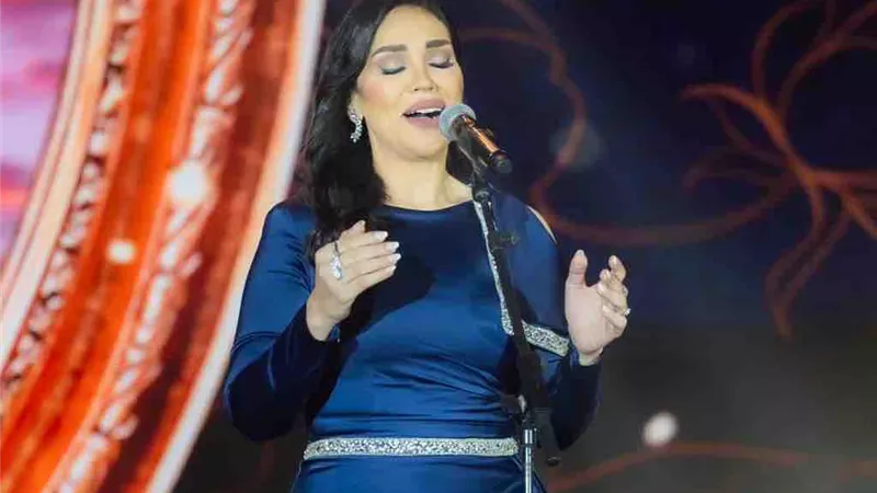 مي فاروق تغني يا حبيبتي يا مصر بحفل جدة وتنهي ليلة ساهرة من الطرب