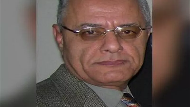رئيس جامعة الزقازيق يهنئ أحمد يوسف لفوزه بجائزة الدولة التقديرية
