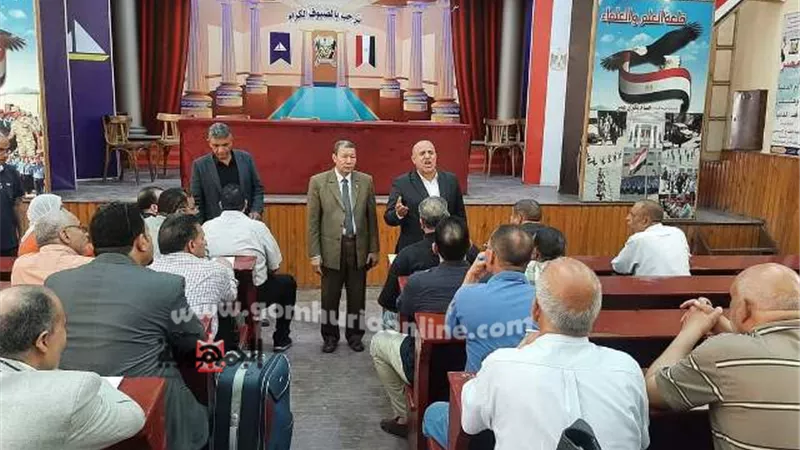 وكيل تعليم دميـاط يجتمع برؤساء لجان إمتحانات الثانوية العامة