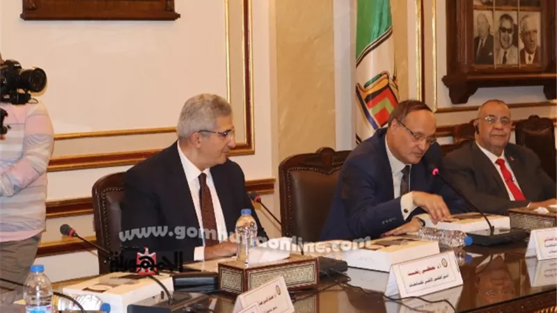 رئيس جامعة الأقصر يشارك في اجتماع المجلس الأعلى لشئون التعليم