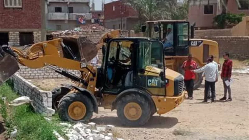 الموجة 21 ..إزالة ٢٩ حالة تعدٍّ بالتل الكبير في الإسماعيلية