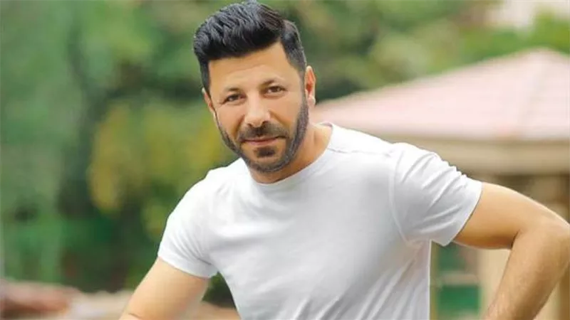 اياد نصار: 