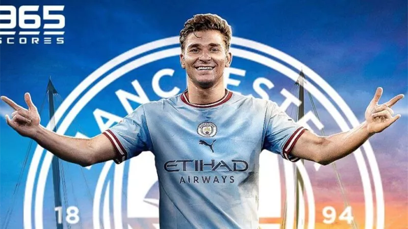 ألفاريز أول لاعب في التاريخ يفوز بكأس العالم والثلاثية بموسم واحد