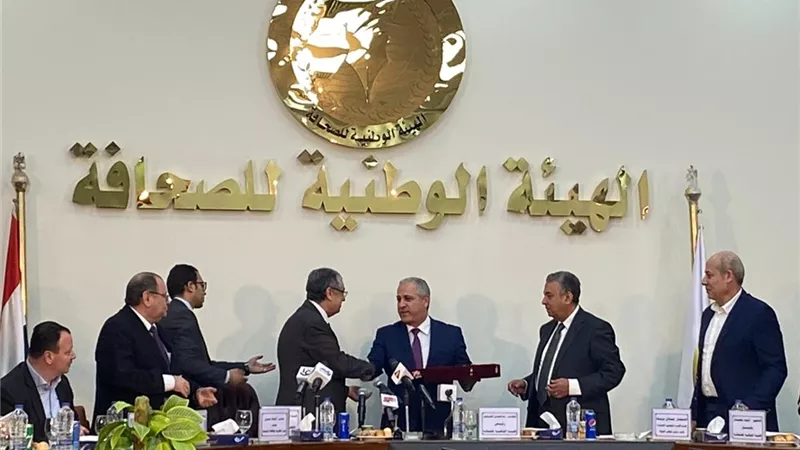 تكريم وزير الكهرباء في ندوة الهيئة الوطنية للصحافة