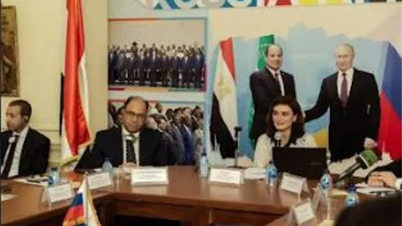 يناقش قضايا الإعلام في ظل التطورات على الساحة الدولية