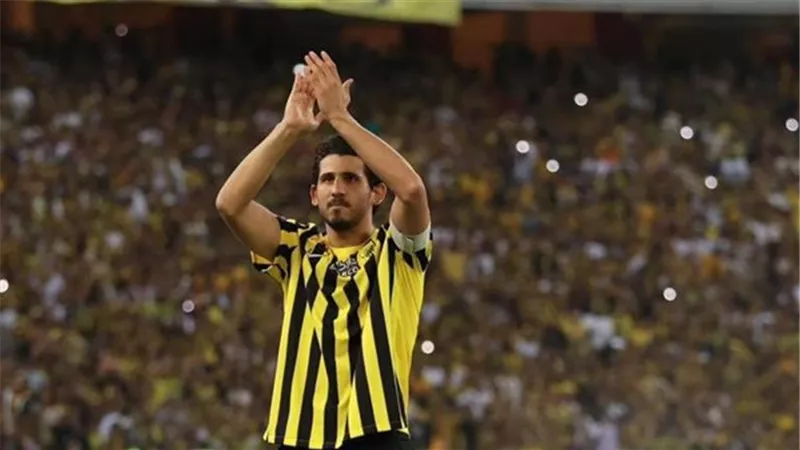 3 مدافعين عالميين لتعويض أحمد حجازي في اتحاد جدة
