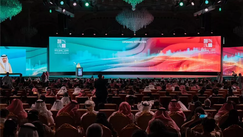10 مليارات دولار حصاد اتفاقيات اليوم الأول لمؤتمر رجال الأعمال
