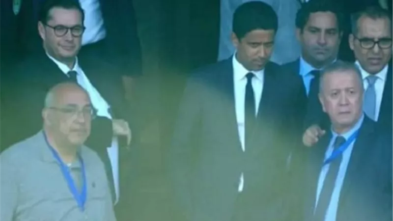 ناصر الخليفي يحضر مباراة النهائي الإفريقي بين الأهلي والوداد