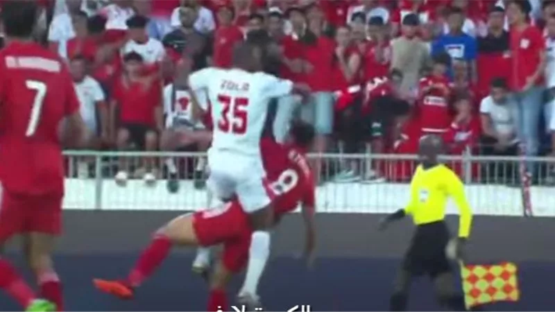 شاهد.. حمدى فتحى يتعرض لإصابة قوية من مدافع الوداد