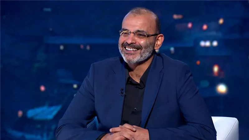 أيمن بهجت قمر يدعم الاهلى : 