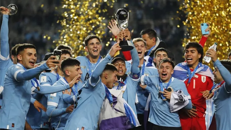 أوروغواي تقهر إيطاليا وتتوج بكأس العالم للشباب