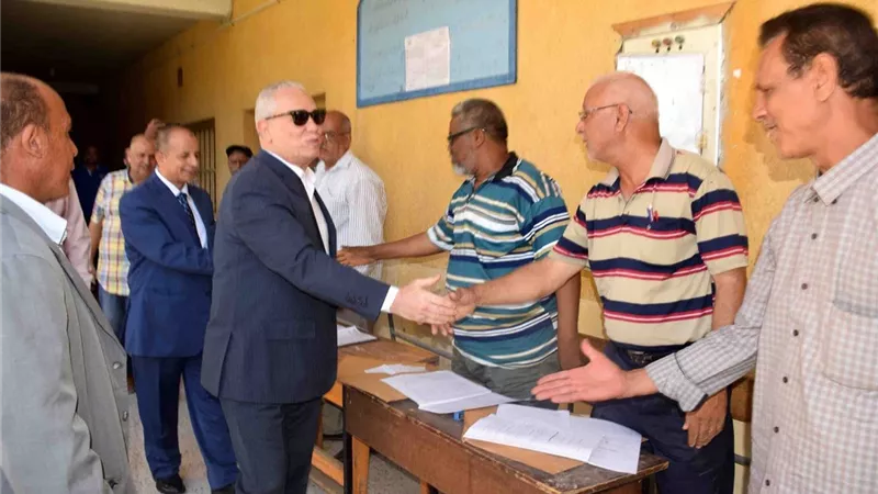 محافظ الأقصر يتابع الثانوية العامة بجولة فى عدد من المدارس