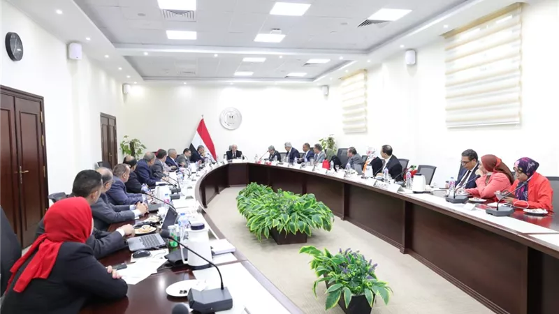 عاشور يرأس اجتماع مجلس المراكز والمعاهد والهيئات البحثية