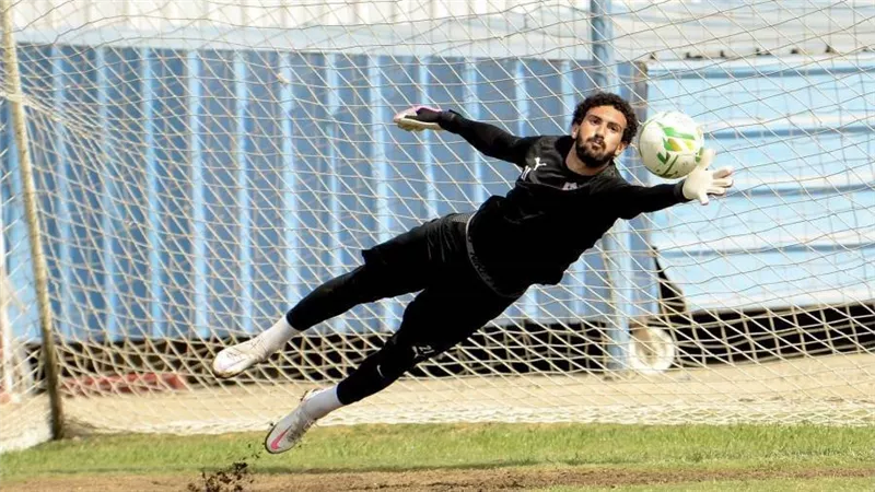 برنامج تأهيلي لحارس الزمالك في مران اليوم