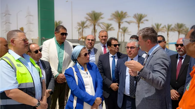 وزيرة البيئة وجمال الدين يتفقدان أول مصنع للأدوية صديق للبيئة