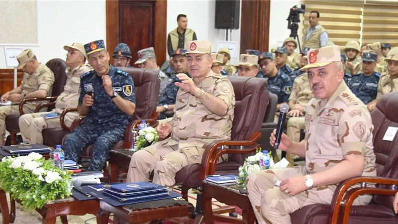 رئيس الأركان يشهد تنفيذ مشروع مراكز القيادة التعبوى الذى ينفذه الأسطول الجنوبى