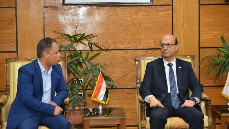 رئيس جامعة أسيوط يلتقي رئيس جهاز مدينة ناصر لبحث سبل التعاون