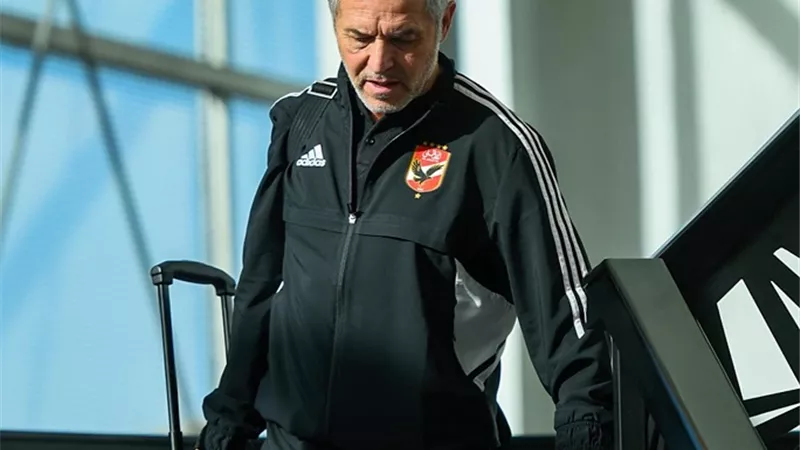 الأهلي يتوجه لملعب 