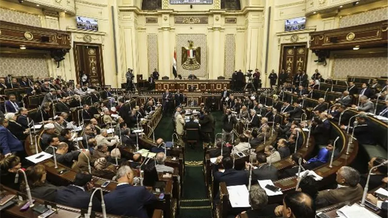 بعد اعتمادها نهائيا من مجلس النواب.. 470 مليارا للأجور فى الموازنة الجديدة و529 للدعم والمنح