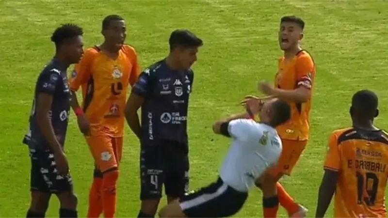 5 حالات طرد..وضرب الحكم ..عقوبات تنتظر هذا الاعب ..فيديو