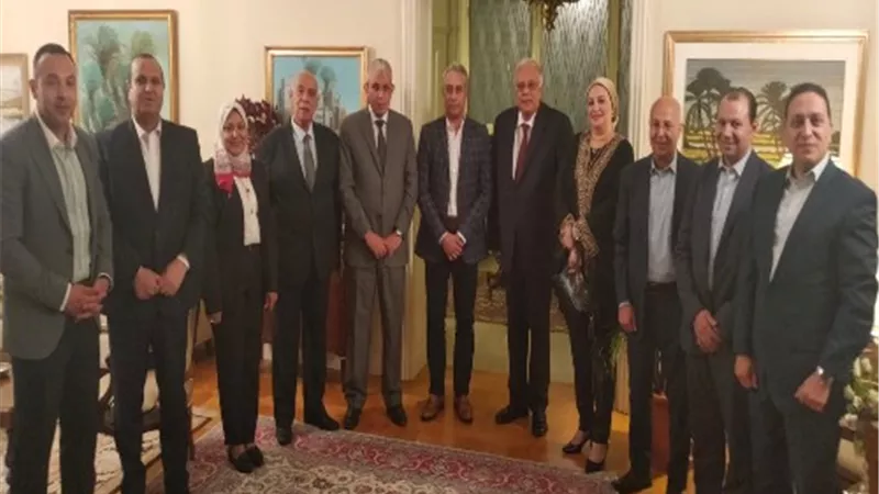 مندوب مصر الدائم لدى الأمم المتحدة يستقبل وزير العمل