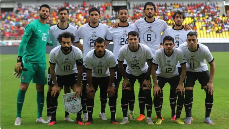 منتخب مصر بالأبيض والأسود فى مواجهة غينيا بالتصفيات الإفريقية