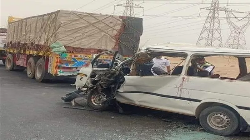 المرور ترفع آثار حادث طريق الكريمات الصحراوي الشرقي