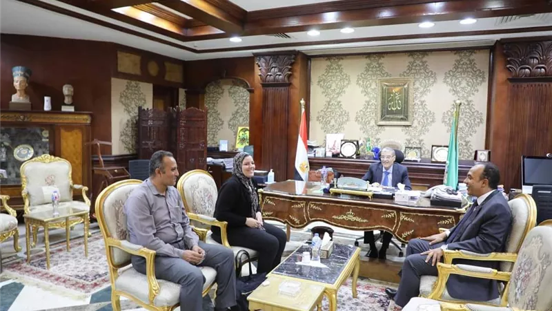 إنشاء وحدة لمشروع أيادى مصر ومعرضاً للمنتجات الحرفية والتراثية