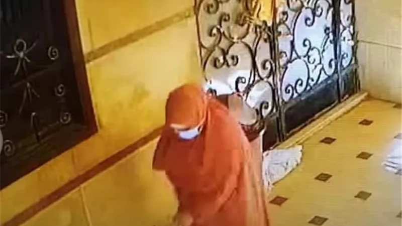 تعرف علي قرار النيابة بعد إلقاء امرأة ملثمة رضيعة امام دار أيتام