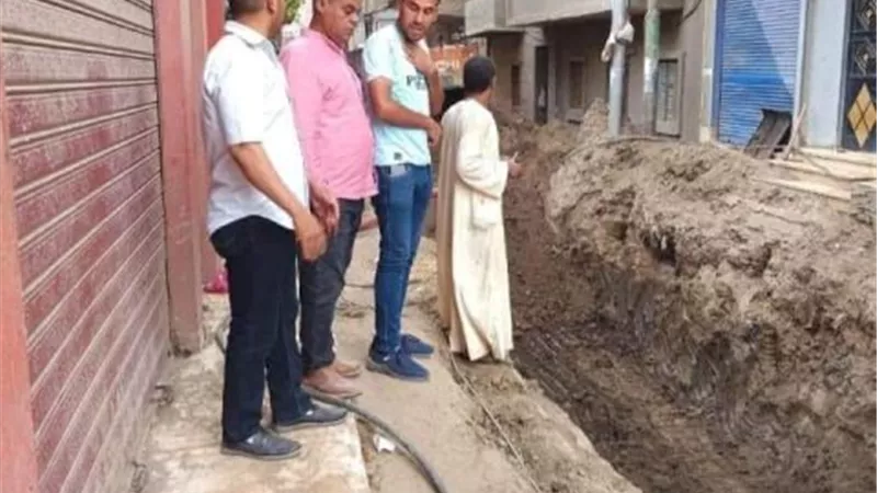 محافظ المنيا يتابع نسب تنفيذ مشروعات 