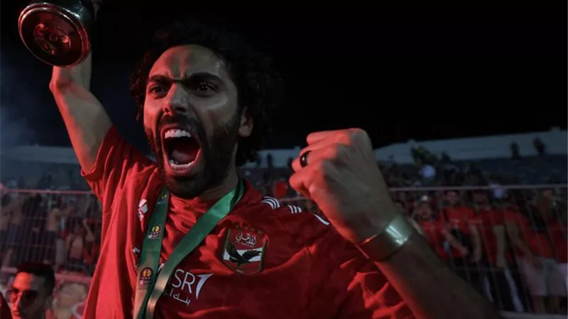 شوبير: الشحات يفاجى الاهلى بطلب تأجيل ملف التجديد