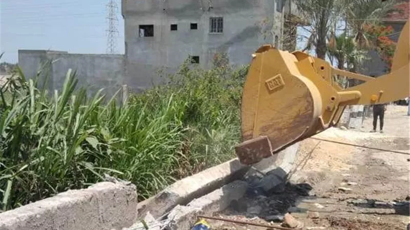 إزالة ٧٢ حالة تعدى على أملاك الدولة بدمياط