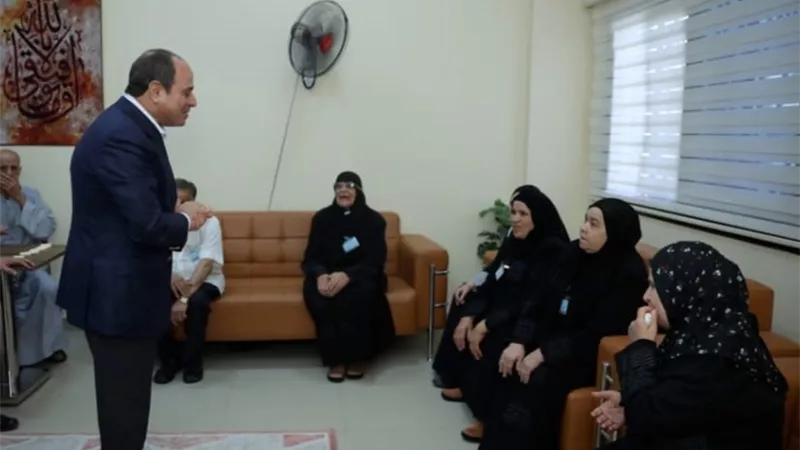 الرئيس السيسي يتفقد دار مسنين بقرية الأبعادية بالبحيرة