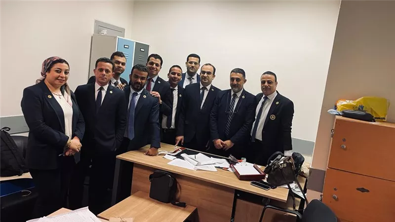 ضبط راكبين اخفيا ٥٨٠٠ كارت ذاكرة وثلاثة ركاب بحوزتهم مخدرات وسيوف