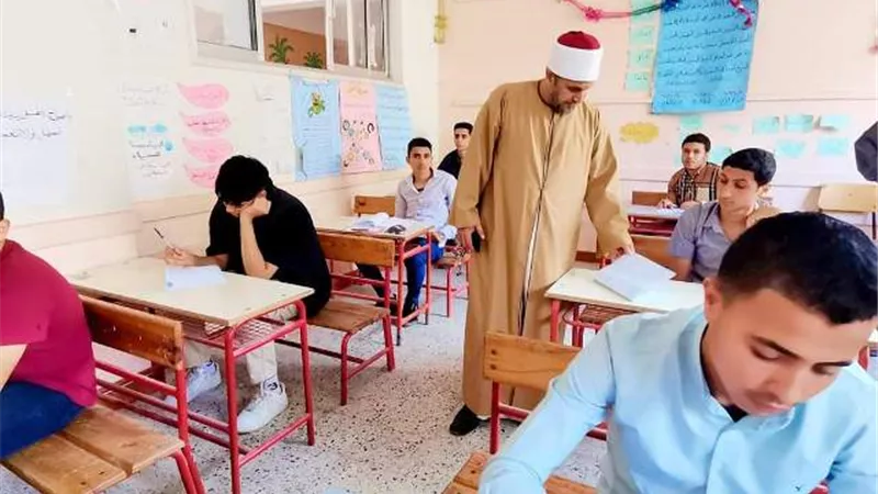 الأدب والنصوص في متناول طلاب ثانوية الأزهر بالشرقية