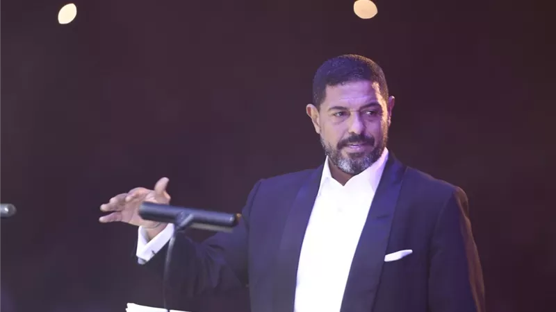 هاني فرحات:محمد منير نجم إستثنائي والإحتفالية عالمية