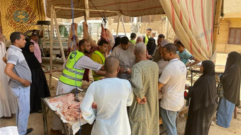 لحوم مستقبل وطن بالأقصر فى ١١ منفذ بسعر ٢٢٠ للكيلو وسط إقبال كبير
