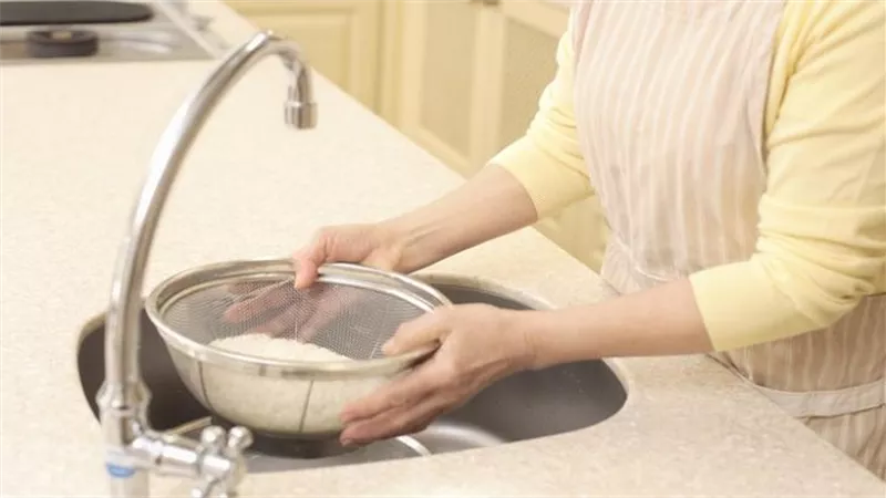 تعرف على أسباب أهمية غسل الأرز قبل الطهي