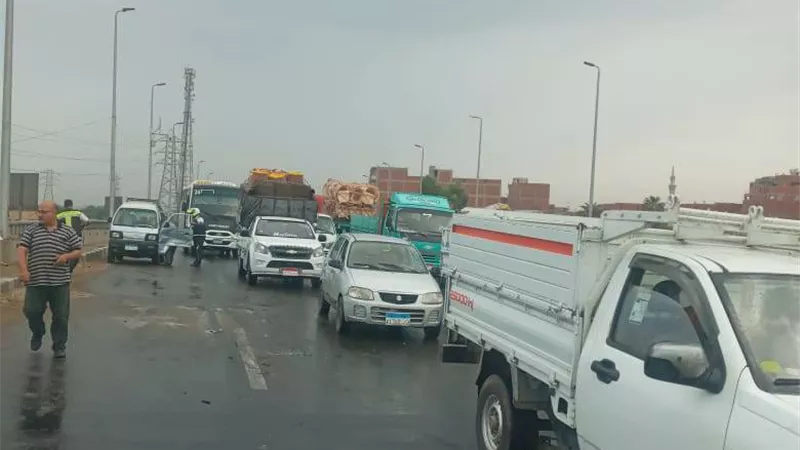 إعادة فتح الطريق الزراعي بالقليوبية بعد إصابة 2 في حادث تصادم