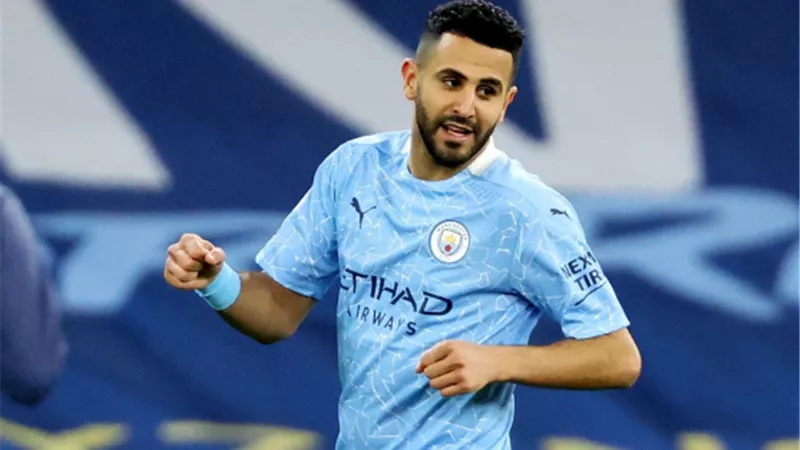 اهلى جده يتقدم بعرض رسمى لضم الجزائرى رياض محرز