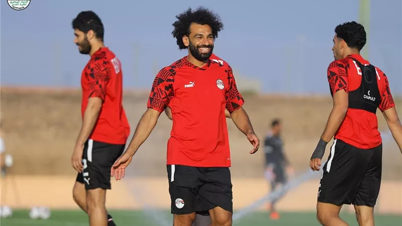 منتخب مصر يحتفل بعيد ميلاد صلاح فى مراكش