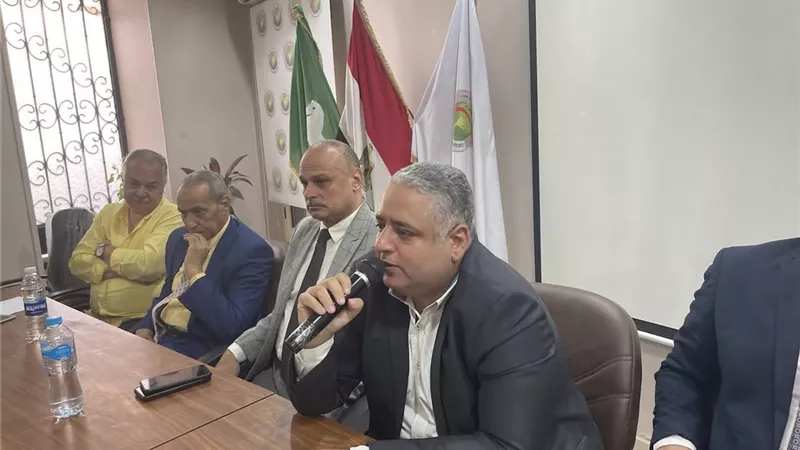 د. محمد عصمت: الحكومة استجابت لمطالب صيادلة مصر