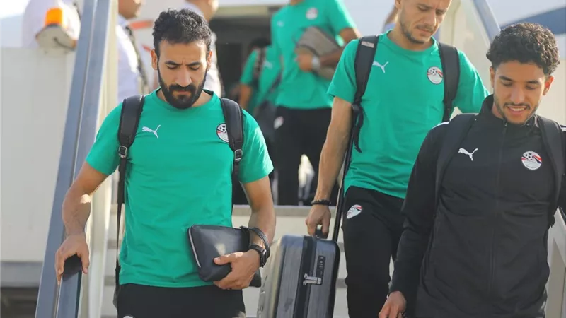 بعثة منتخب مصر تصل القاهرة بعد الفوز أمام غينيا بالتصفيات