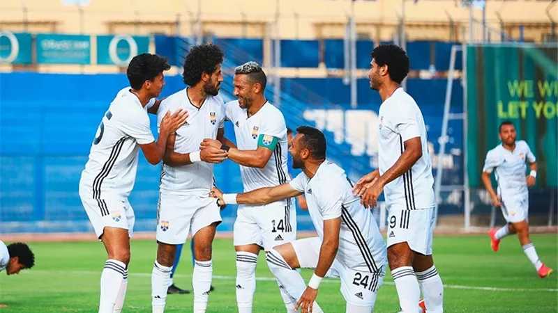 احتفالات جنونية للاعبي الجونة بالتأهل للدوري الممتاز - شاهد