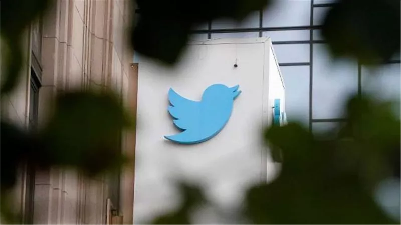 شركات موسيقية تطالب «تويتر» بملايين الدولارات