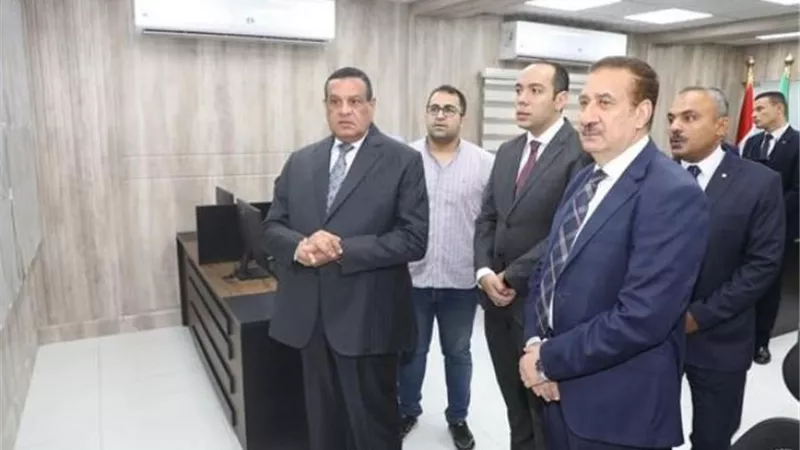 اللواء هشام آمنة يشيد بمستوي حجم تجهيزات الشبكة الوطنية