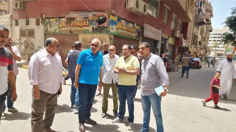 محافظ الجيزة يتفقد رصف وتطوير ١١ شارع بالطالبية..صور